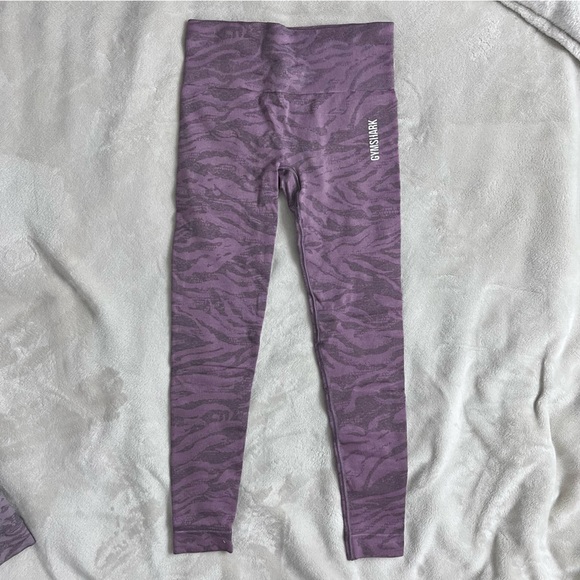 GYMSHARK Adapt Animal Seamless Sports Bra and Leggings – Purple - Picture 8 of 12